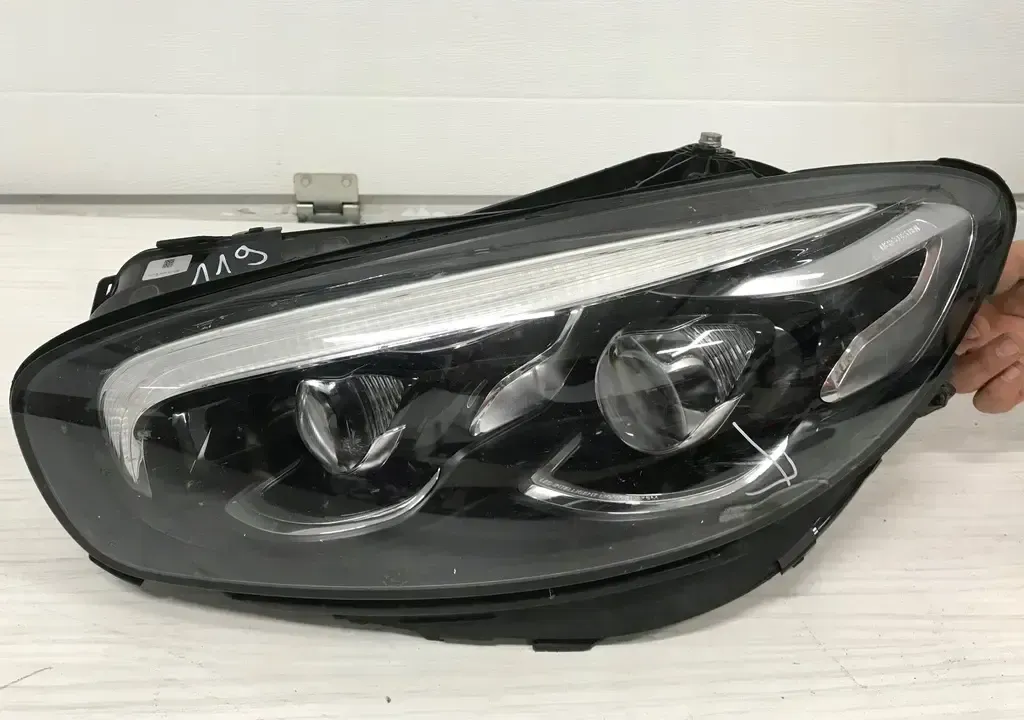 a2319067700   headlight